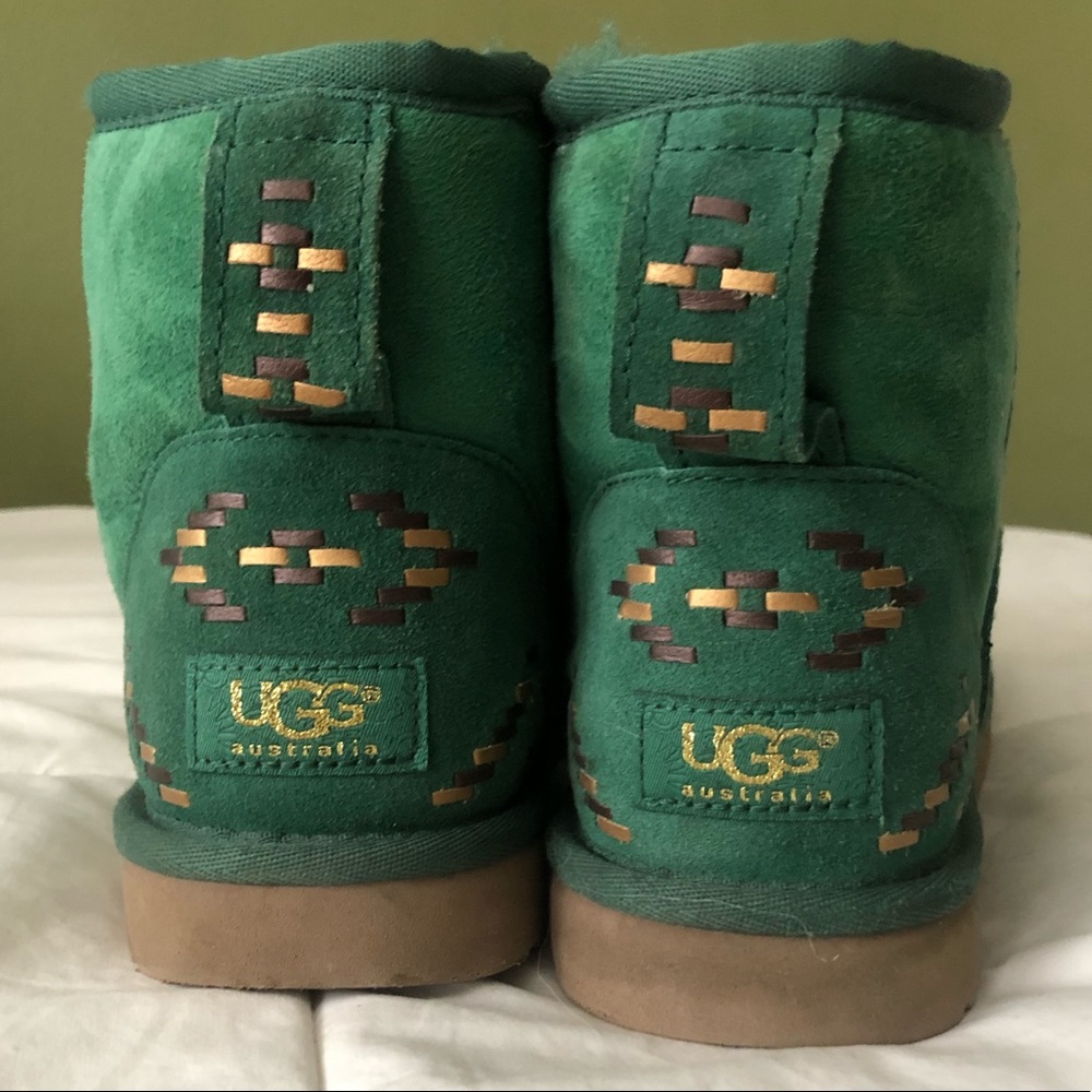 FOREST GREEN MINI UGGS W/ TRIBAL DESIGN